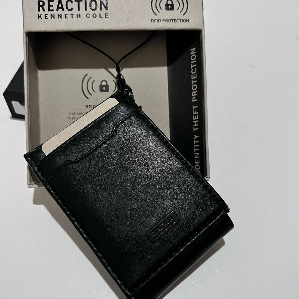 Reaction Kenneth Cole Black RDIF Patterson Techni-Cole Wallet New
